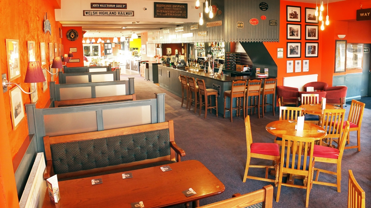 Gallery Spooner's Grill, Café & Bar